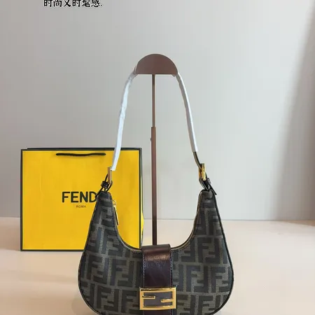 フェンディ キーケース