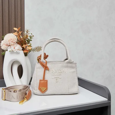 プラダ キーケース