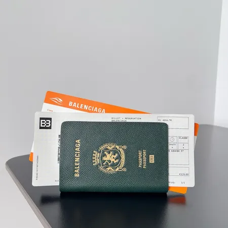バレンシアガ 長財布