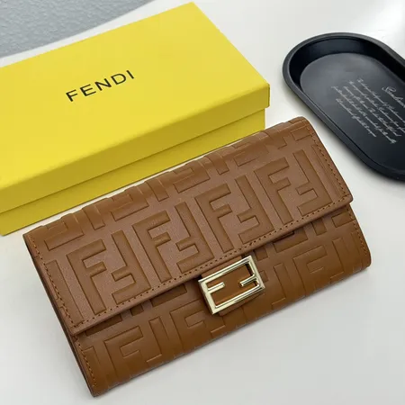 フェンディ 長財布