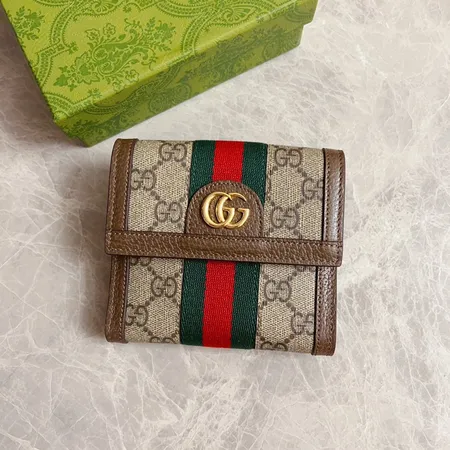 グッチ 折り財布