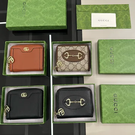 グッチ 折り財布