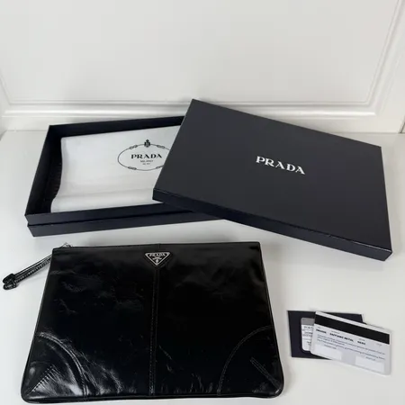 プラダ 長財布
