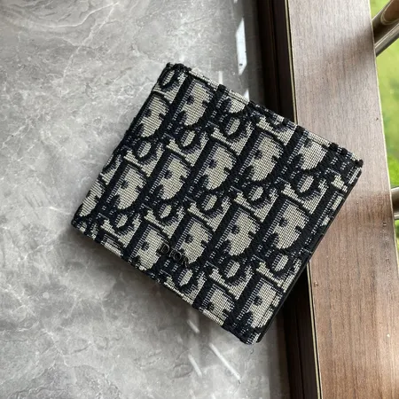 ディオール 折り財布