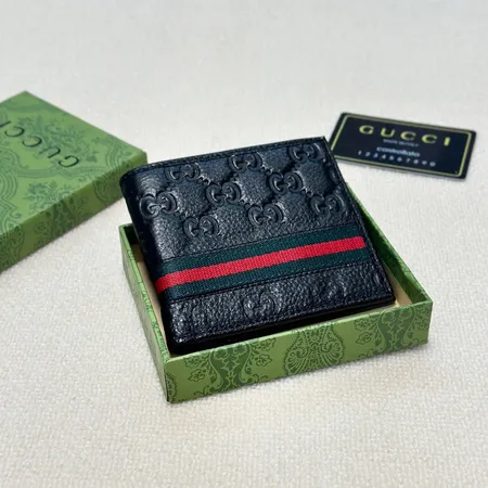 グッチ 折り財布