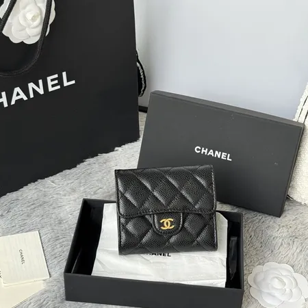 シャネル 折り財布