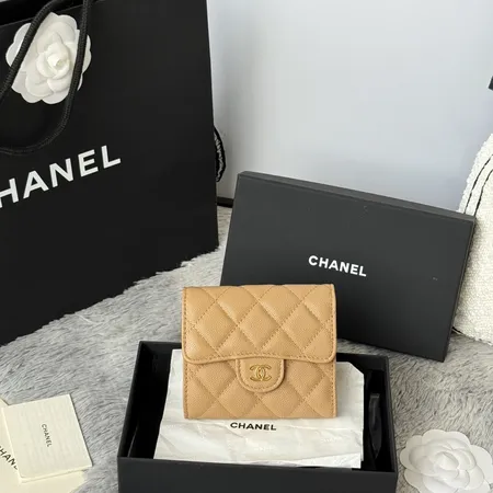 シャネル 折り財布