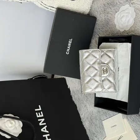 シャネル 折り財布