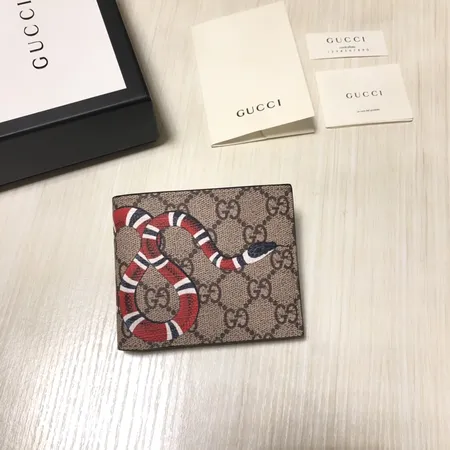 グッチ 折り財布