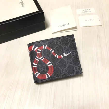 グッチ 折り財布