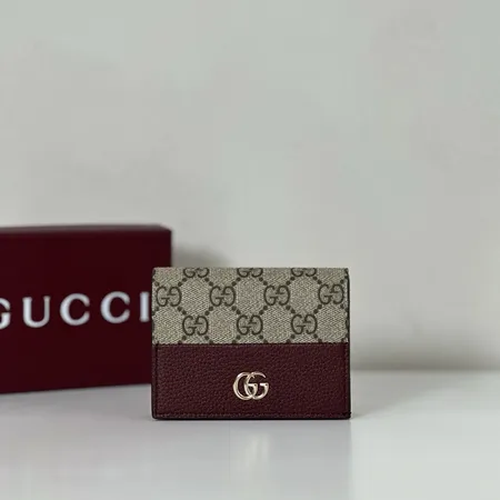 グッチ 折り財布