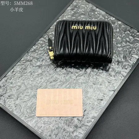 ミュウミュウ 折り財布