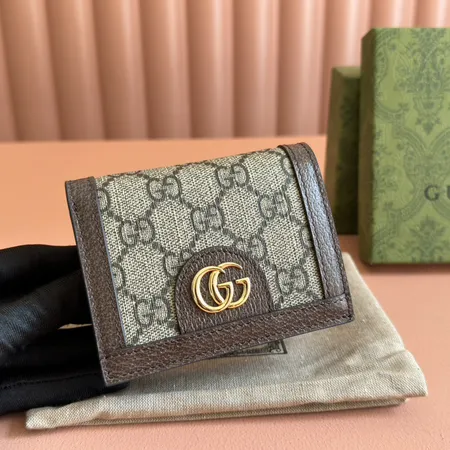 グッチ 折り財布