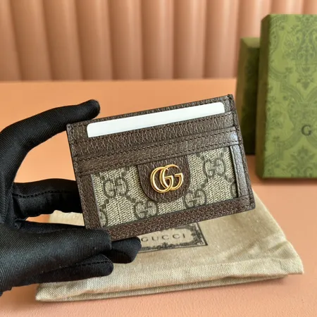 グッチ 折り財布