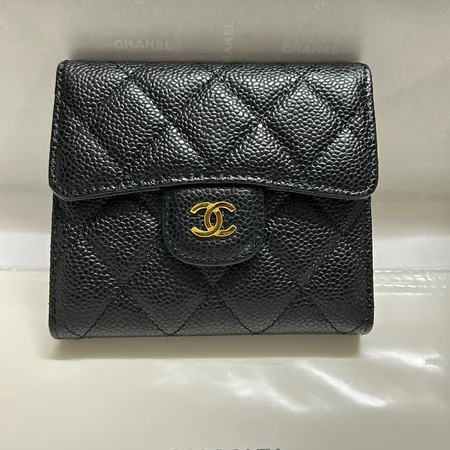 シャネル 折り財布
