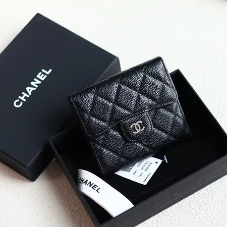 シャネル 折り財布