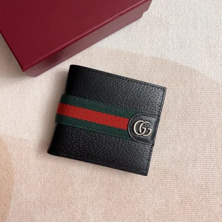 グッチ 折り財布