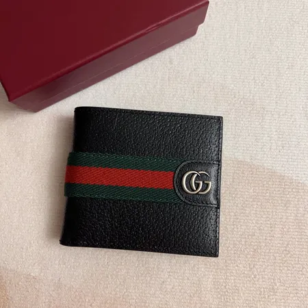 グッチ 折り財布