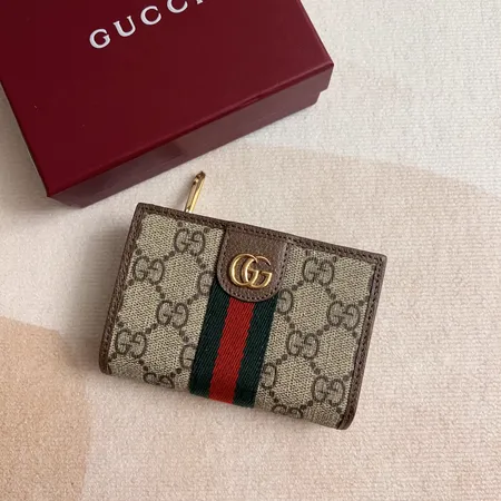 グッチ 折り財布