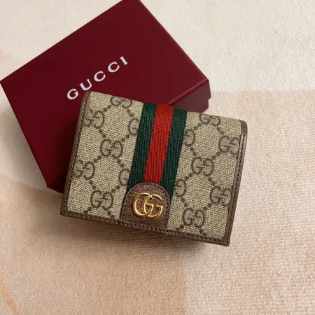 グッチ 折り財布