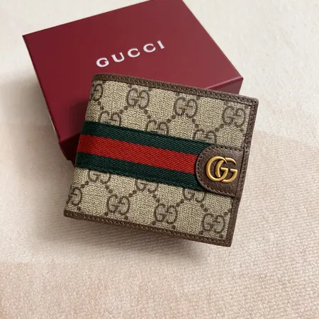 グッチ 折り財布