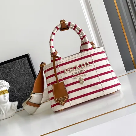 プラダ キーケース