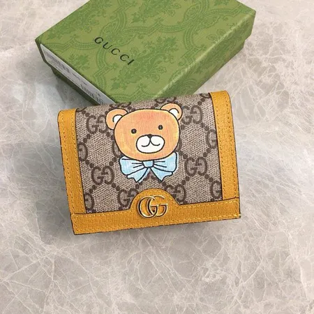 グッチ 折り財布