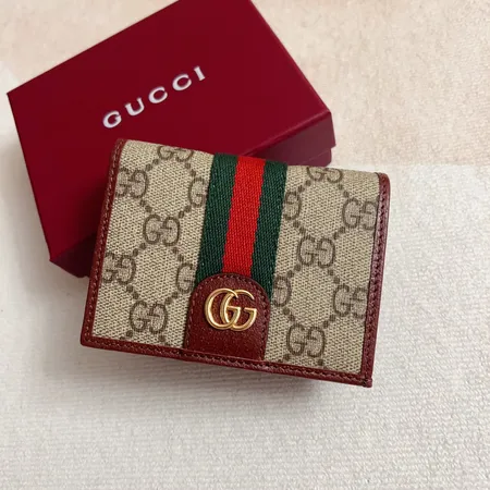 グッチ 折り財布