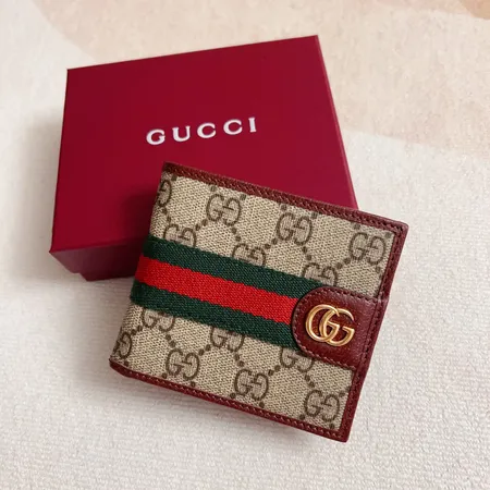 グッチ 折り財布