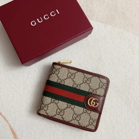 グッチ 折り財布