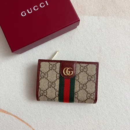 グッチ 折り財布