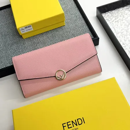 フェンディ 長財布