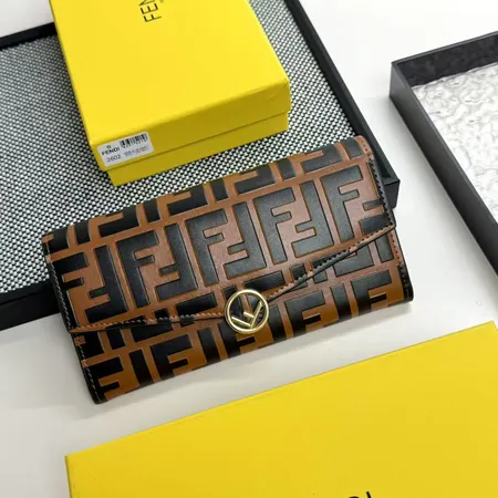 フェンディ 長財布