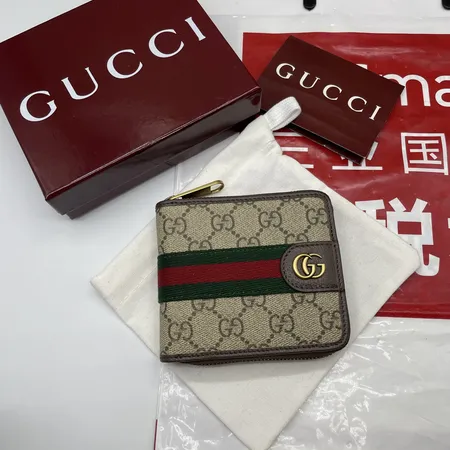 グッチ 折り財布