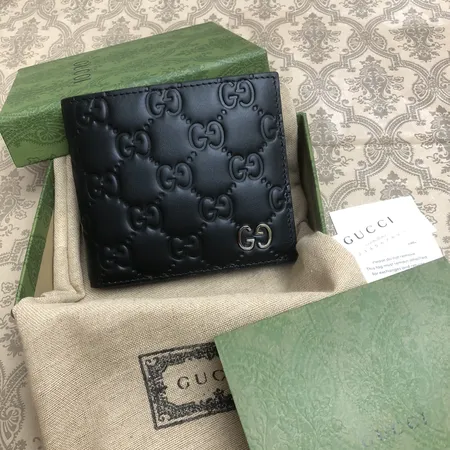 グッチ 折り財布
