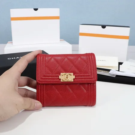 シャネル 折り財布