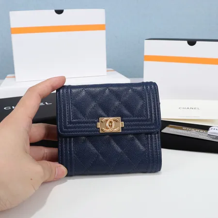 シャネル 折り財布