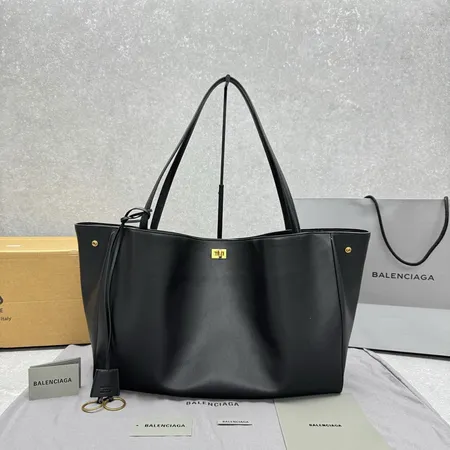 バレンシアガ キーケース