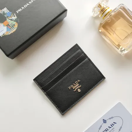 プラダ 長財布