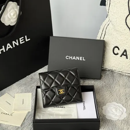 シャネル 折り財布