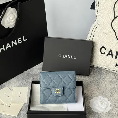 シャネル 折り財布