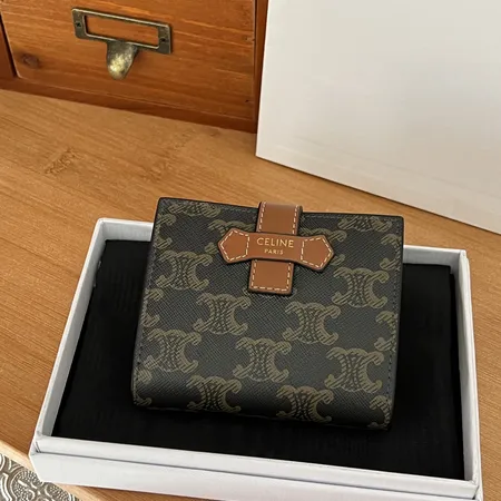 セリーヌ 折り財布