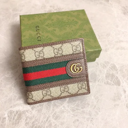 グッチ 折り財布
