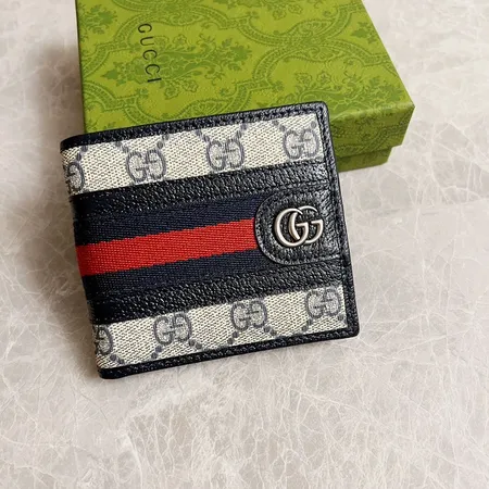 グッチ 折り財布