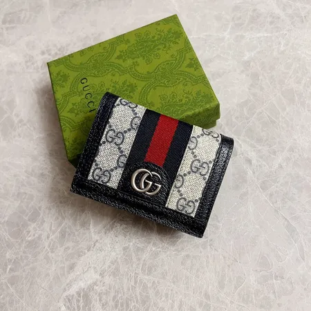 グッチ 折り財布