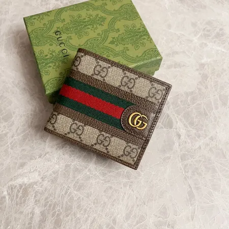 グッチ 折り財布