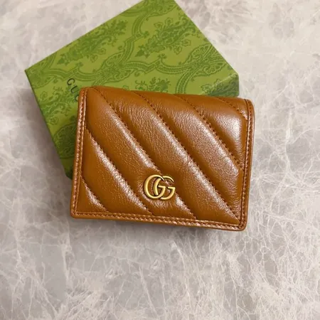 グッチ 折り財布