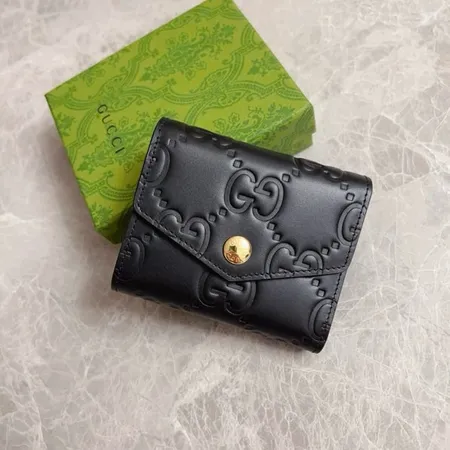 グッチ 折り財布