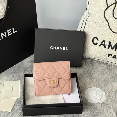 シャネル 折り財布