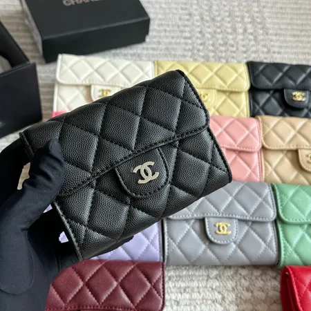 シャネル 折り財布